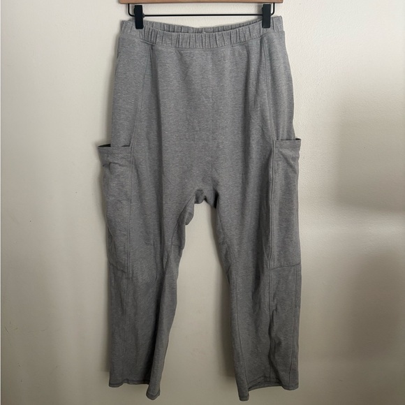 FP Movement by Free People Pants - FP Movement by Free People Hotshot Harem Gray Straight Leg Pants Women Large EUC